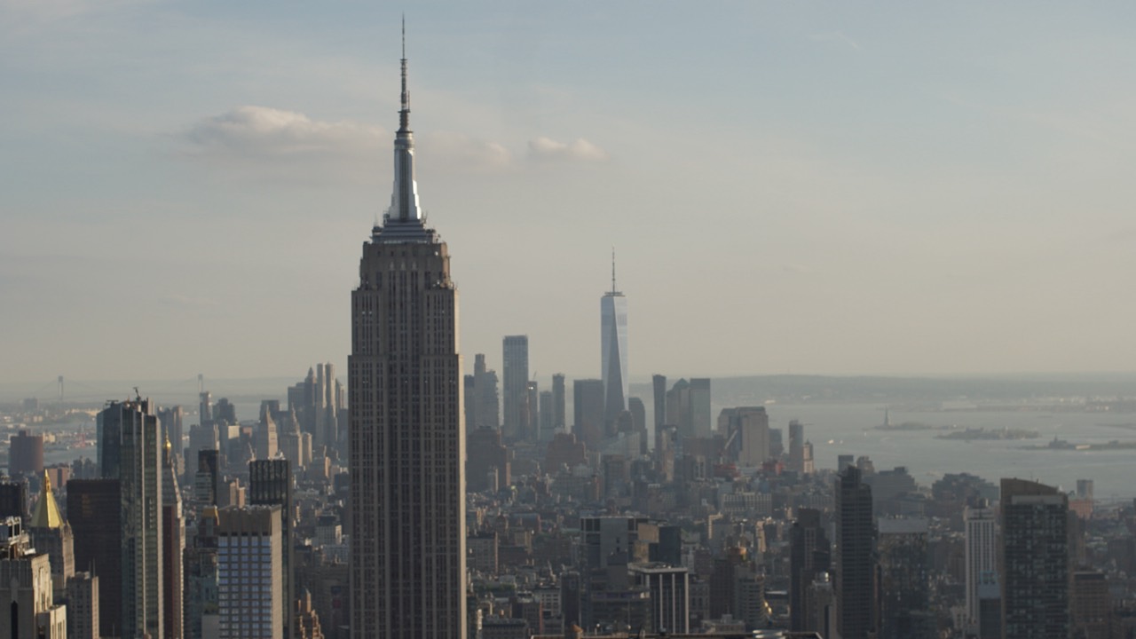 The Empire State Building above the Manhattan skyline